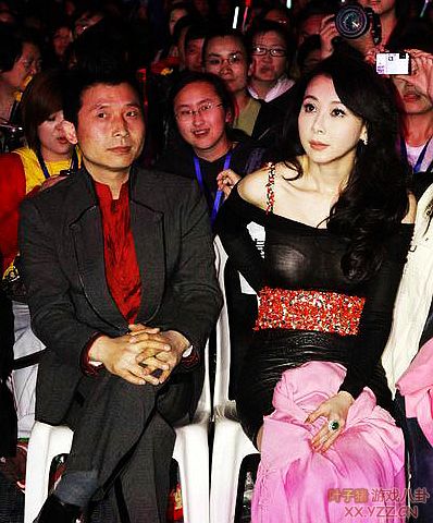 ����Ȧƫ���߹�¶�׵�����Ů