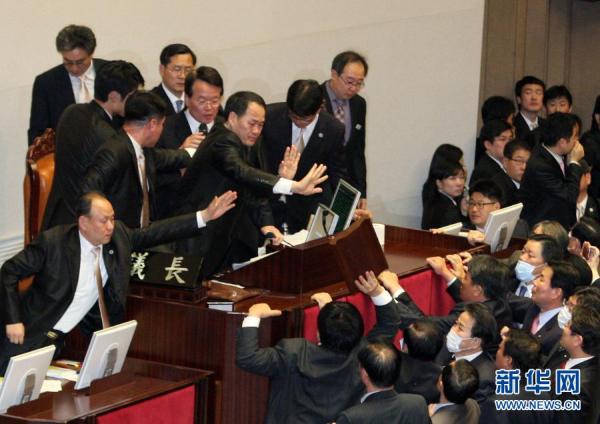 ����������Ա����ϯ̨�Ӵ��ᵯ��ͼ��