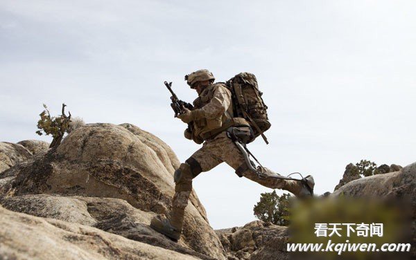 强悍的人类负重机械外骨骼HULC背负180斤也能健步如飞(实拍组图)